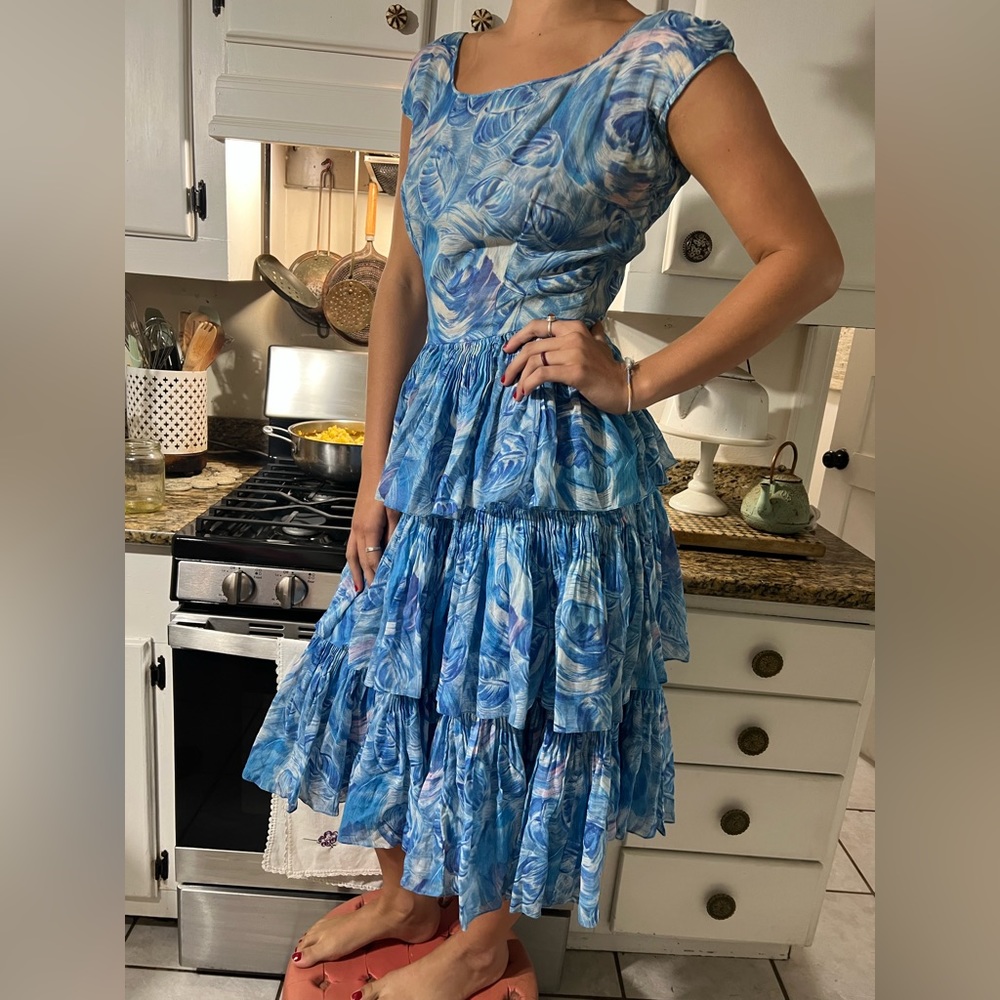 Vintage Karen stark ruffle dress size s💜💙